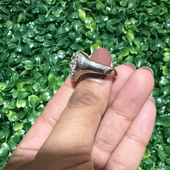 Ring - Picture 3 of 6